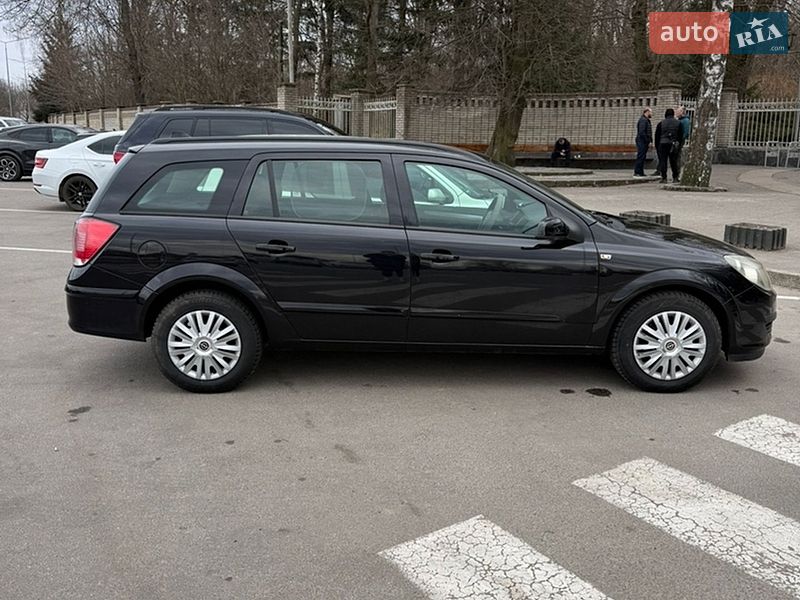 Универсал Opel Astra 2006 в Могилев-Подольске