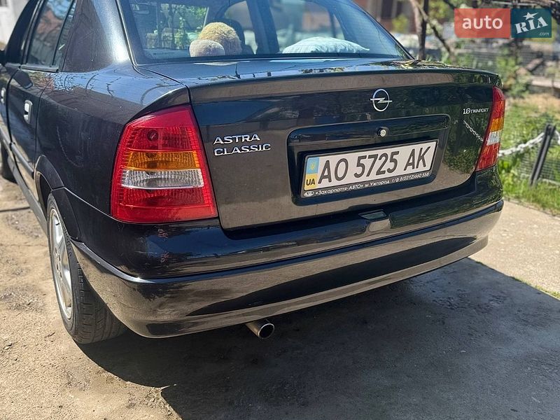 Седан Opel Astra 2007 в Среднем фото 4 Седан Opel Astra 2007 в Среднем