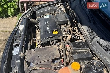 Седан Opel Astra 2007 в Среднем