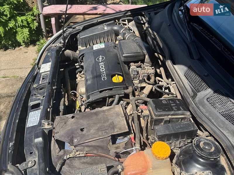 Седан Opel Astra 2007 в Среднем