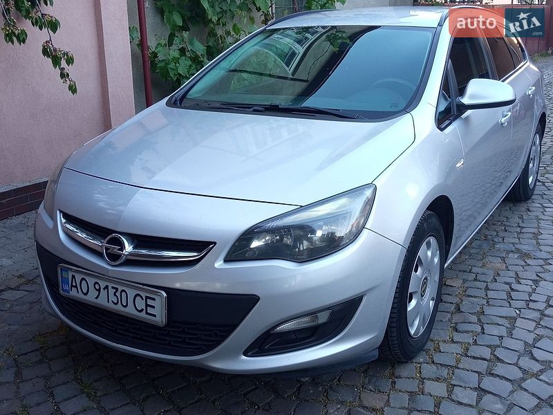 Универсал Opel Astra 2013 в Мукачево
