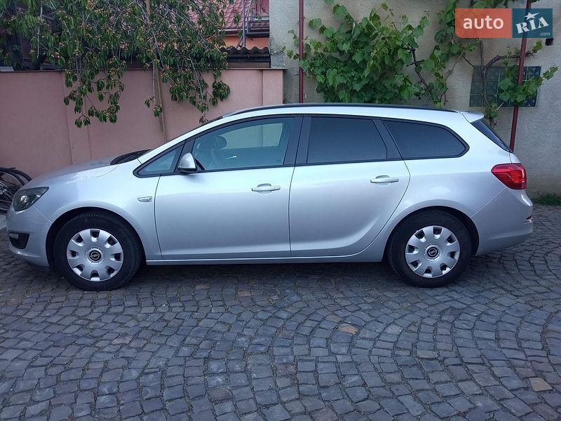 Универсал Opel Astra 2013 в Мукачево
