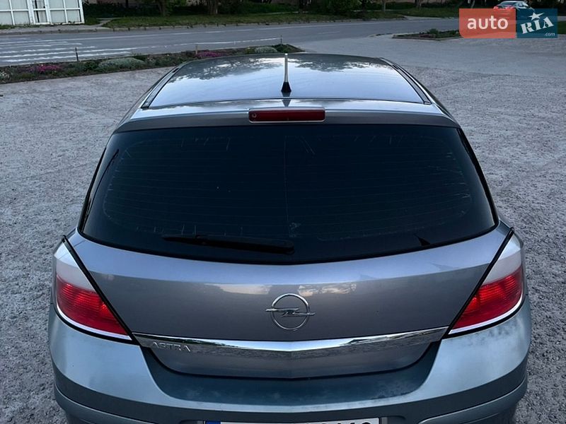 Хэтчбек Opel Astra 2004 в Каменец-Подольском