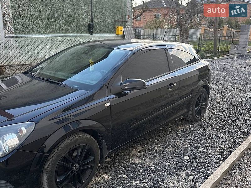 Купе Opel Astra 2008 в Львове