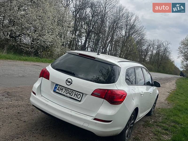 Универсал Opel Astra 2012 в Бердичеве