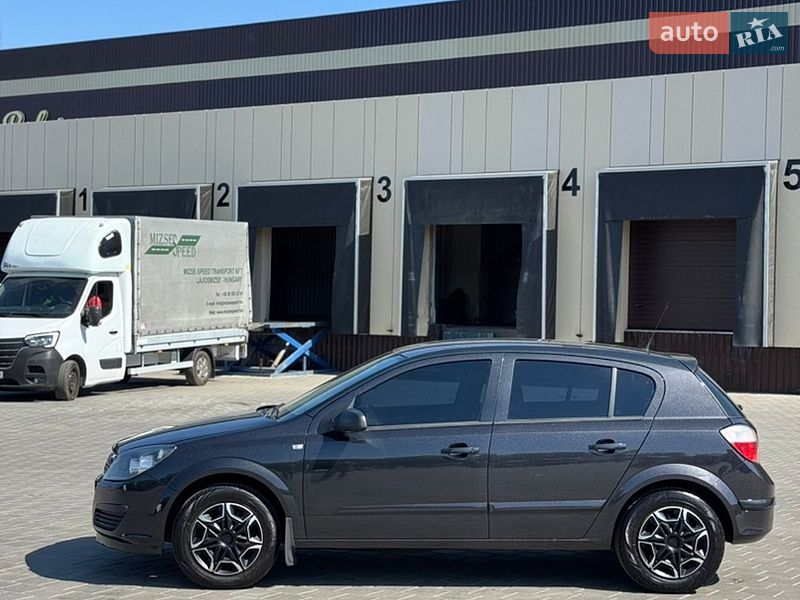 Хэтчбек Opel Astra 2006 в Черкассах