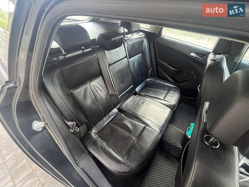Универсал Opel Astra 2012 в Львове