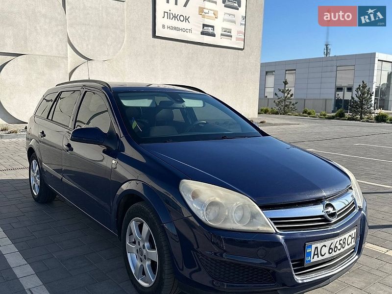 Универсал Opel Astra 2008 в Луцке