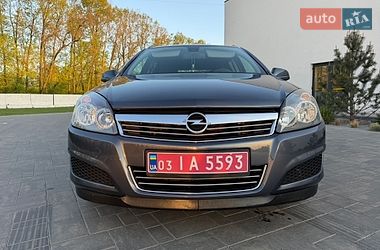Универсал Opel Astra 2010 в Луцке