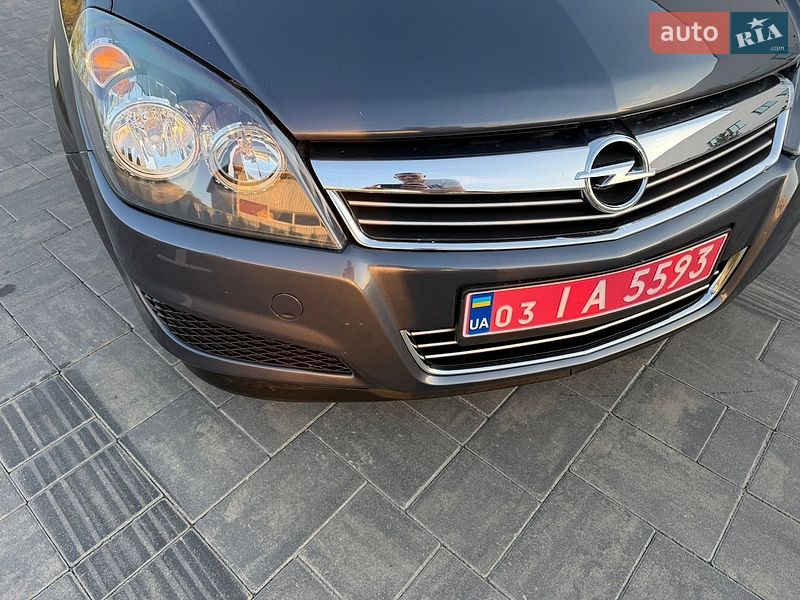 Универсал Opel Astra 2010 в Луцке