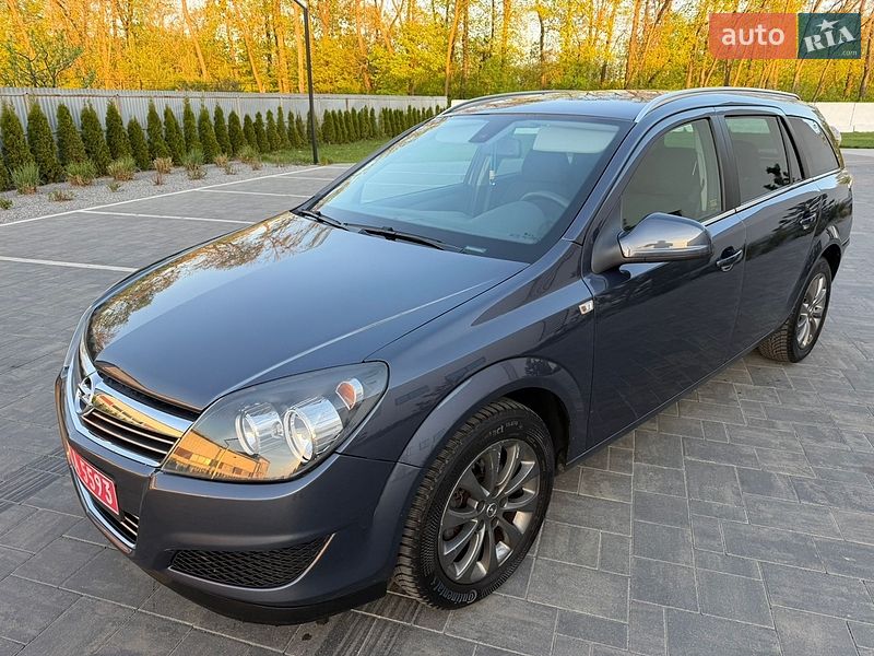 Универсал Opel Astra 2010 в Луцке