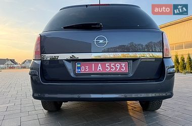Универсал Opel Astra 2010 в Луцке