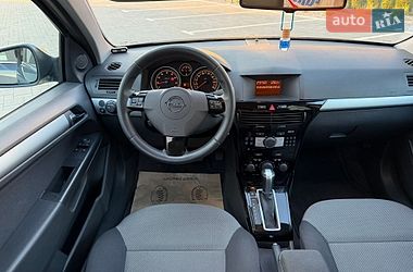 Универсал Opel Astra 2010 в Луцке