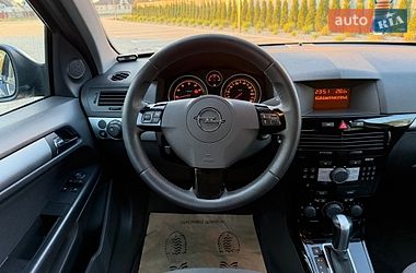 Универсал Opel Astra 2010 в Луцке