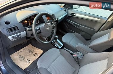 Универсал Opel Astra 2010 в Луцке