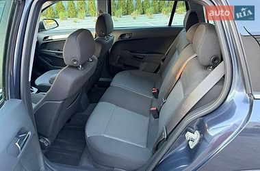 Универсал Opel Astra 2010 в Луцке