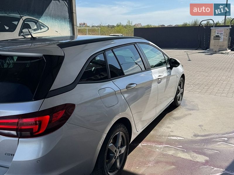 Универсал Opel Astra 2018 в Жовкве