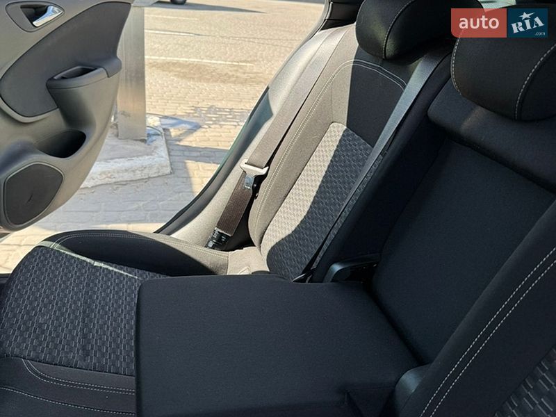Универсал Opel Astra 2018 в Жовкве