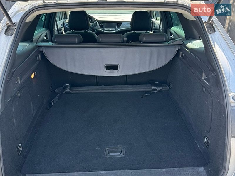 Универсал Opel Astra 2018 в Жовкве