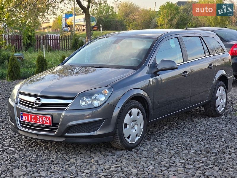 Универсал Opel Astra 2011 в Луцке