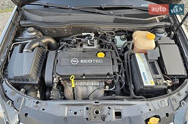 Универсал Opel Astra 2011 в Луцке