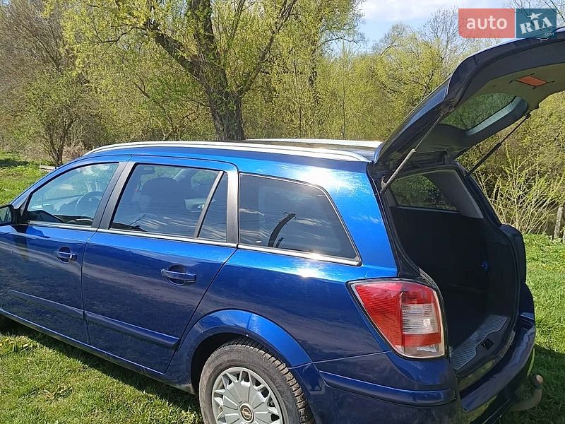 Универсал Opel Astra 2008 в Глухове
