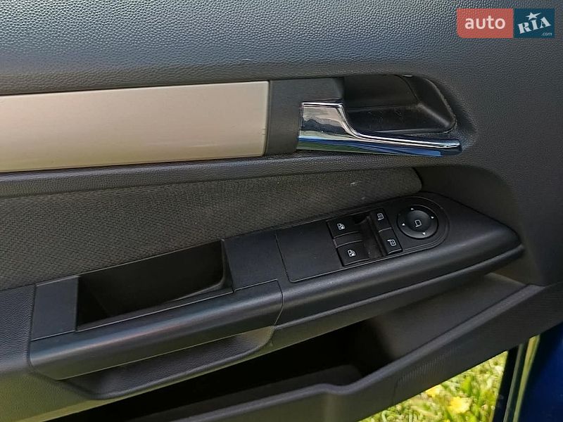 Универсал Opel Astra 2008 в Глухове