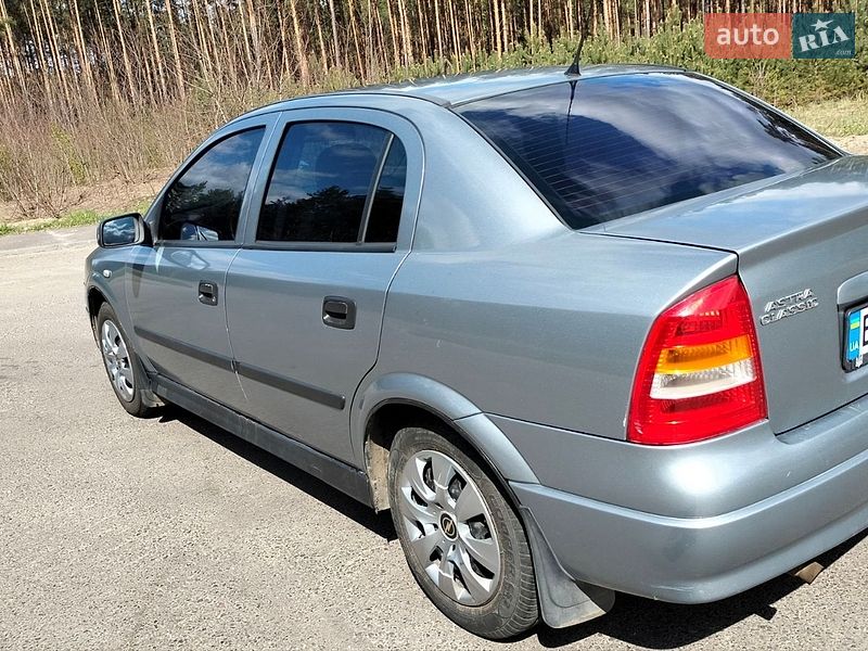 Седан Opel Astra 2006 в Сарнах