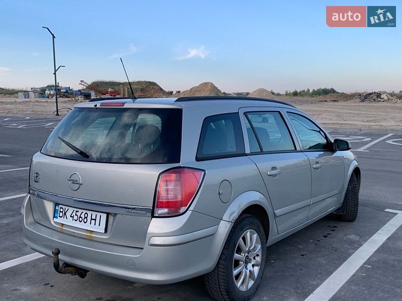 Универсал Opel Astra 2004 в Ровно