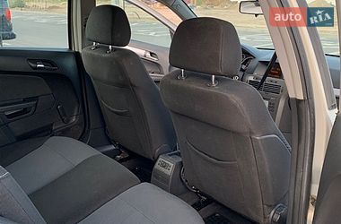 Универсал Opel Astra 2004 в Ровно