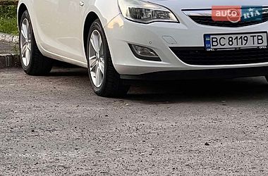 Универсал Opel Astra 2011 в Дрогобыче