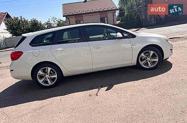 Универсал Opel Astra 2011 в Дрогобыче