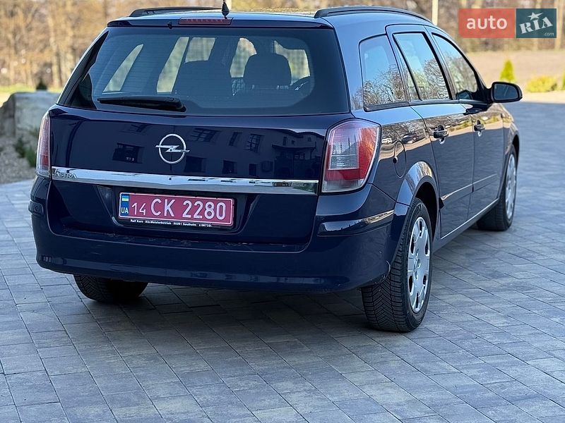 Универсал Opel Astra 2006 в Долине