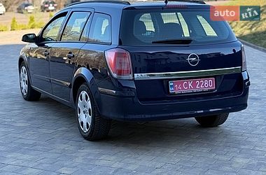 Универсал Opel Astra 2006 в Долине