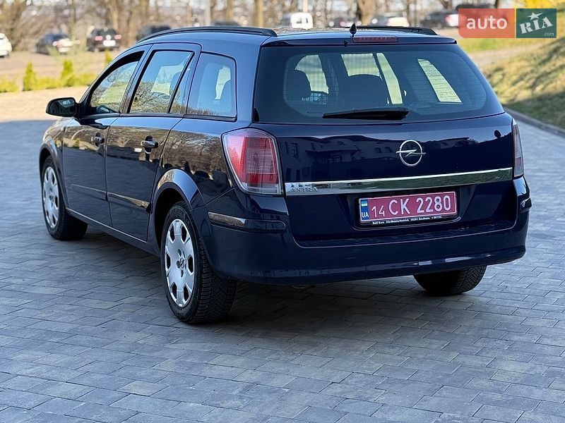 Универсал Opel Astra 2006 в Долине