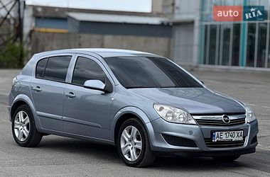 Хэтчбек Opel Astra 2008 в Днепре