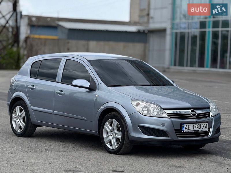 Хэтчбек Opel Astra 2008 в Днепре