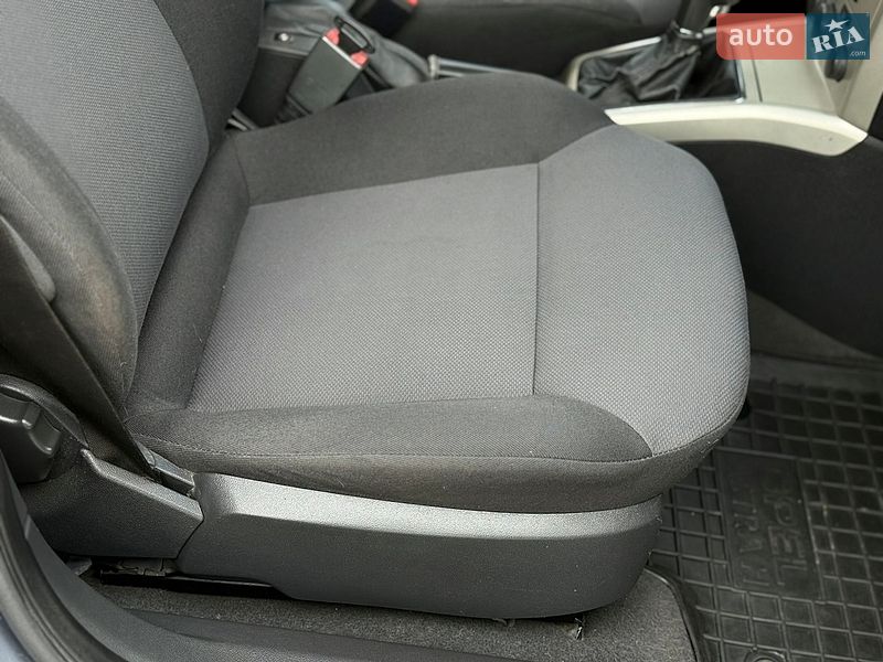 Хэтчбек Opel Astra 2008 в Днепре