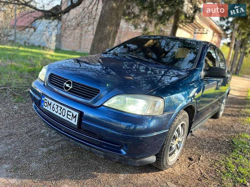 Седан Opel Astra 2004 в Лебедине