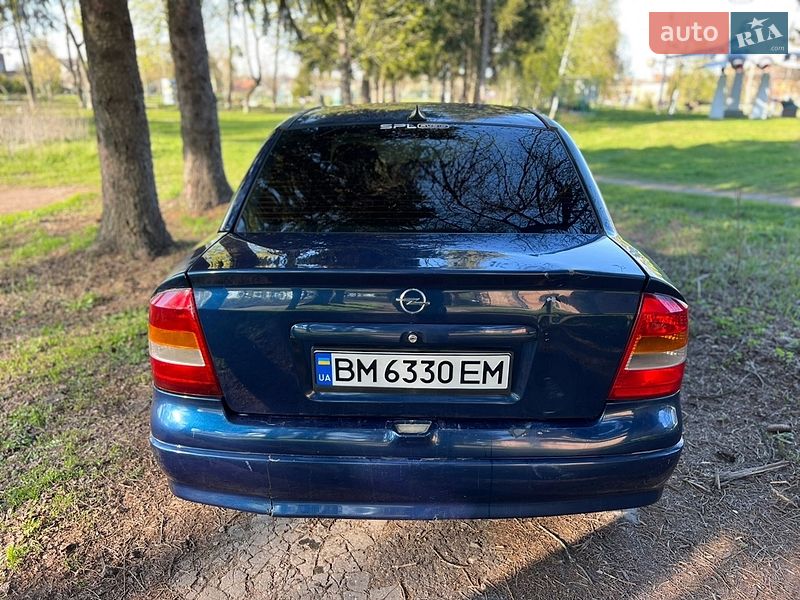 Седан Opel Astra 2004 в Лебедине