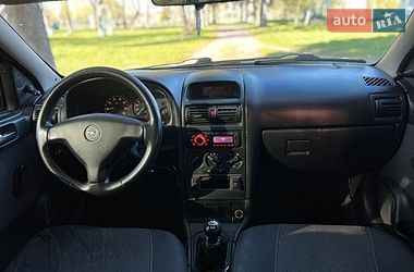 Седан Opel Astra 2004 в Лебедине
