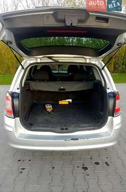 Универсал Opel Astra 2009 в Зборове