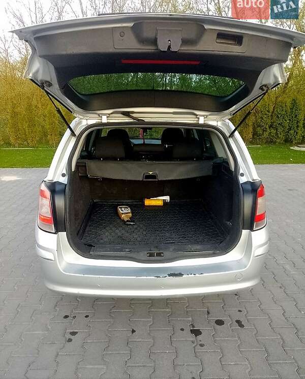 Универсал Opel Astra 2009 в Зборове