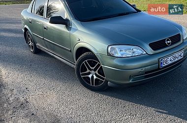 Седан Opel Astra 2007 в Новом Буге