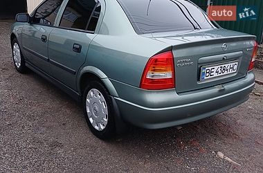 Седан Opel Astra 2007 в Новом Буге