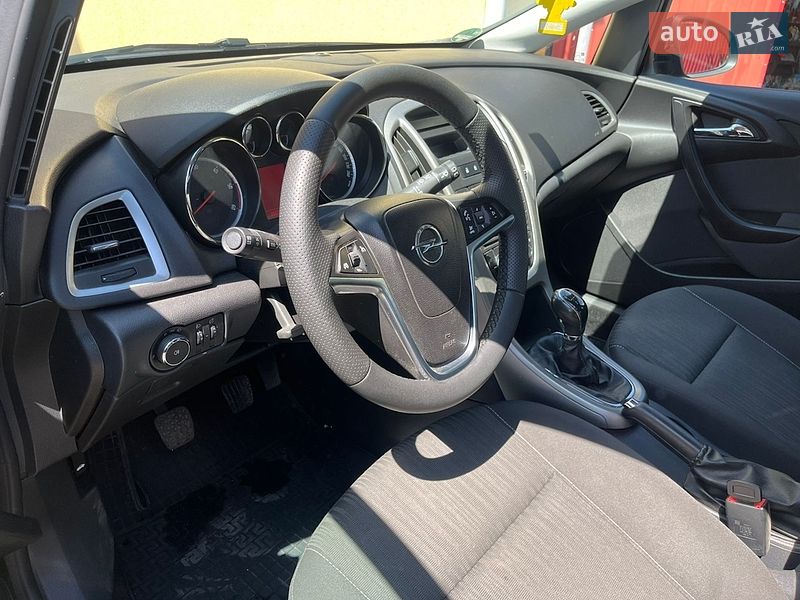 Универсал Opel Astra 2012 в Виннице