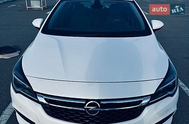 Хэтчбек Opel Astra 2018 в Киеве