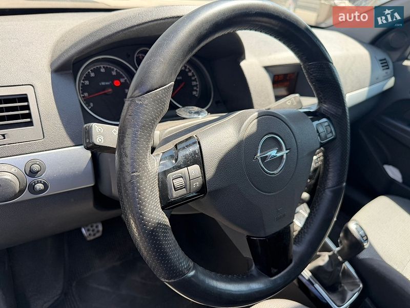 Универсал Opel Astra 2010 в Киеве