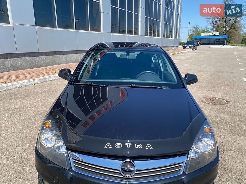 Хэтчбек Opel Astra 2012 в Белой Церкви