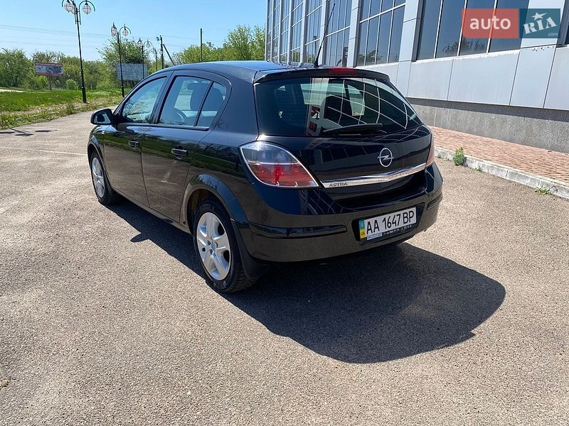 Хэтчбек Opel Astra 2012 в Белой Церкви